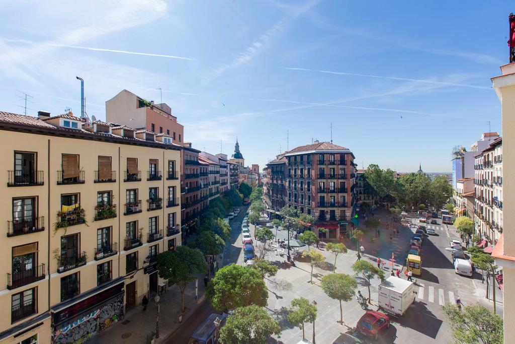Apartament Bookinmadrid Com - Cascorro Sq 18 Pax Zewnętrze zdjęcie