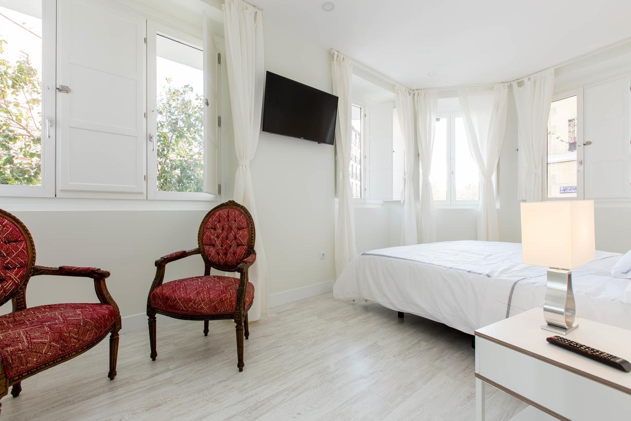 Apartament Bookinmadrid Com - Cascorro Sq 18 Pax Zewnętrze zdjęcie