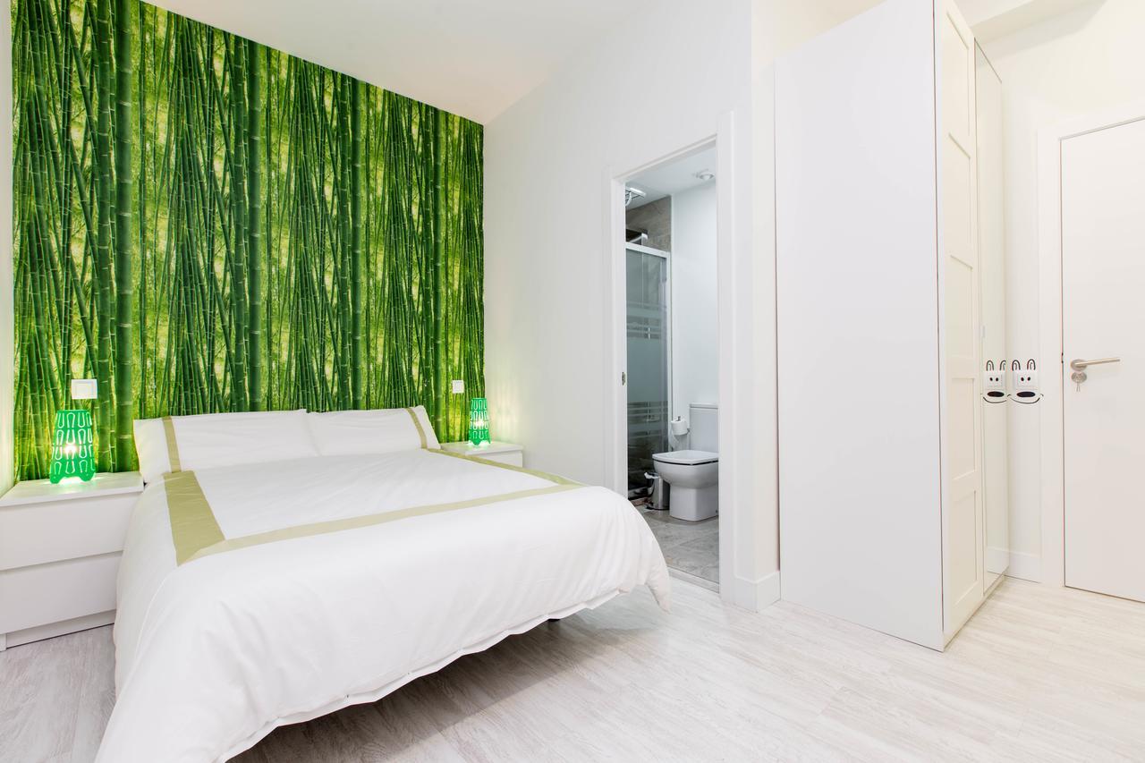Apartament Bookinmadrid Com - Cascorro Sq 18 Pax Zewnętrze zdjęcie
