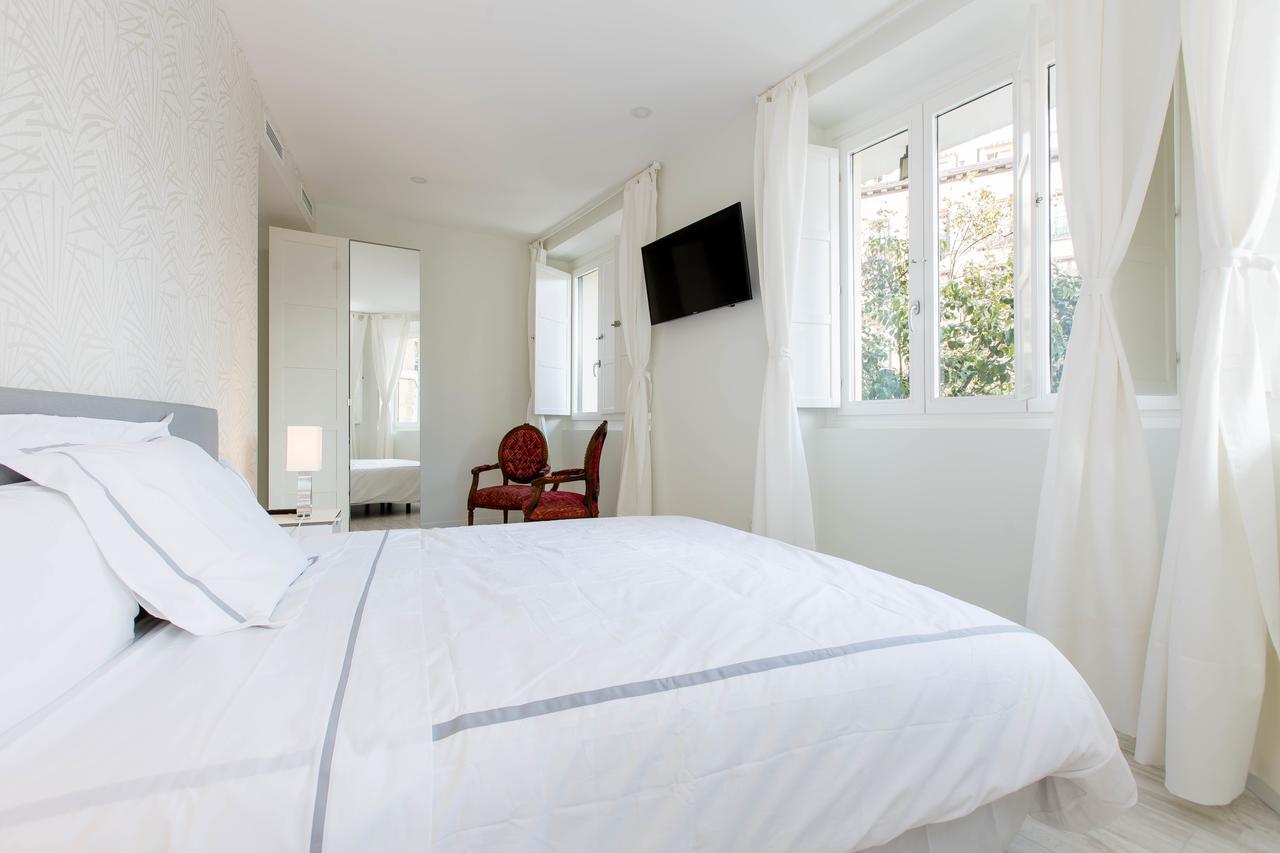 Apartament Bookinmadrid Com - Cascorro Sq 18 Pax Zewnętrze zdjęcie
