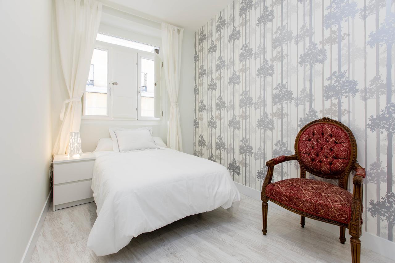 Apartament Bookinmadrid Com - Cascorro Sq 18 Pax Zewnętrze zdjęcie