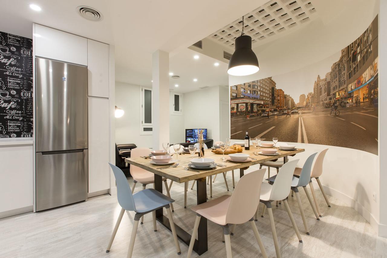 Apartament Bookinmadrid Com - Cascorro Sq 18 Pax Zewnętrze zdjęcie
